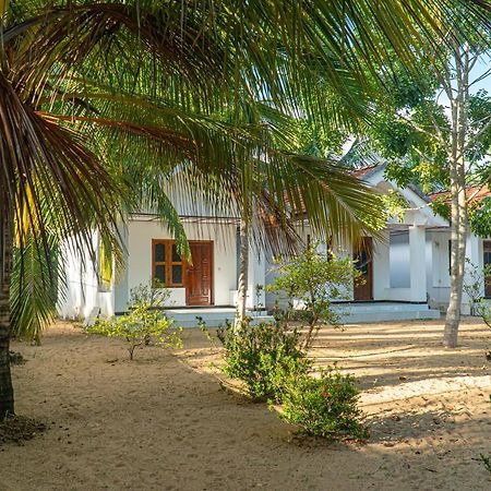 Surf & Yoga Arugam Bay Exterior foto